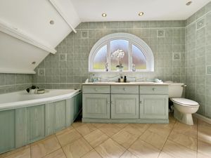 Photo 33- click for photo gallery